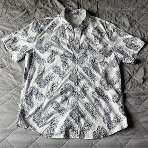 Banana Republic Men's White  Pineapple Print Shirt